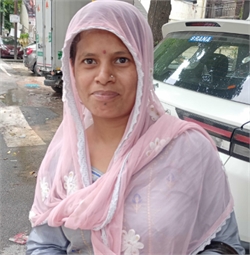 Aarti - Part time Baby Sitter in Madangir in Delhi