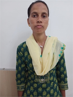 Alka Lakra - Full time Cleaner and Baby Sitter in Malad West in Mumbai