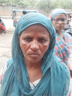 Asaaha Bibi - Part time Cleaner in Qadri Masjid in Delhi