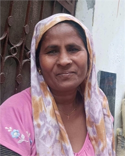 Bitti Devi - Part time Cleaner in Shiv Vihar in Delhi