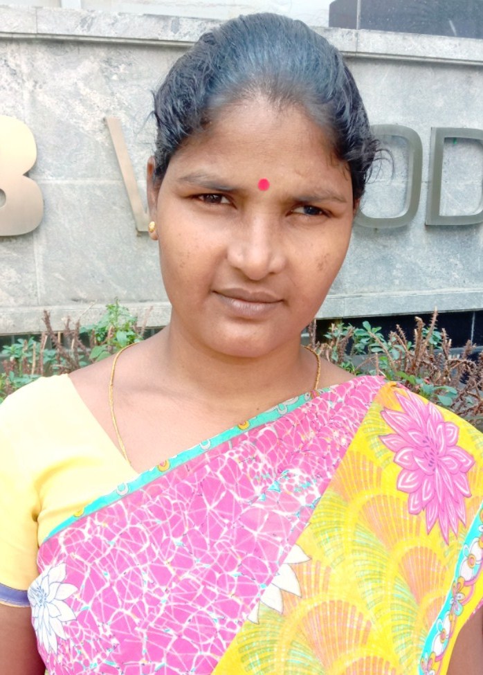 Manjula Bage - Part time Cleaner and Baby Sitter in Goregaon East in Mumbai