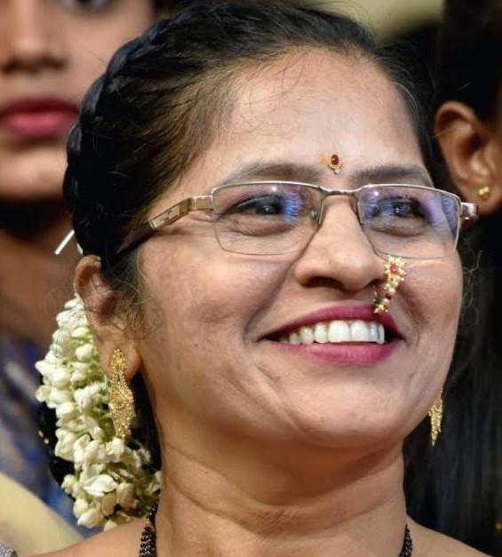 Lata Suresh Shinde - Part time Cook and Baby Sitter in Diva East in Mumbai