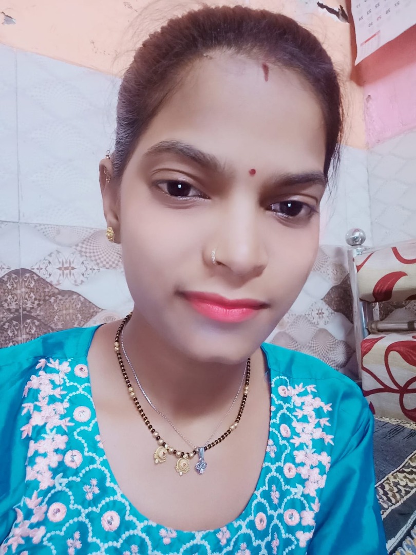 Seema Dinesh Shirsat - Part time Cleaner and Baby Sitter in Malad West in Mumbai