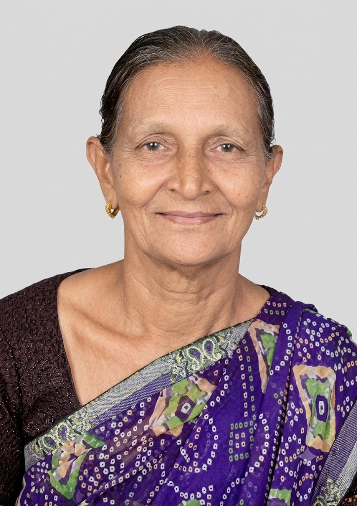 Meena Rashik Kapadya - Part time Cleaner and Cook in Chembur east in Mumbai