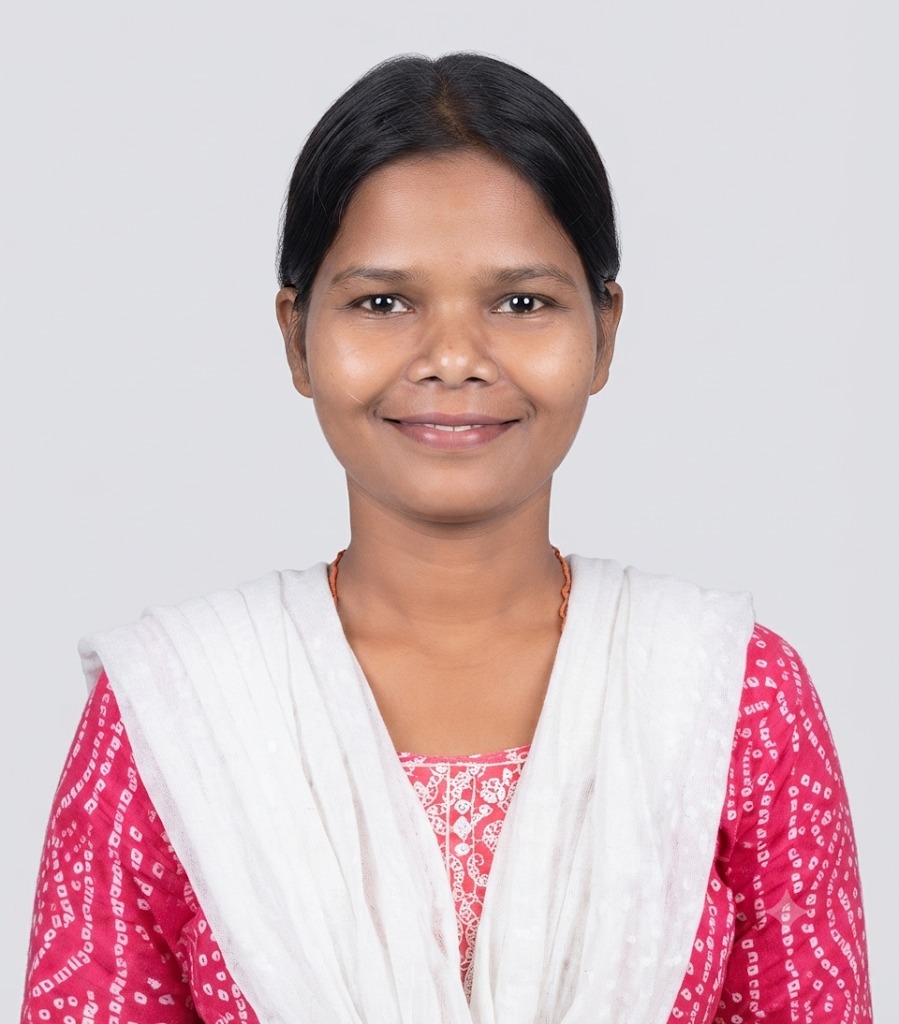 Asha Bai - Full time Cleaner and Cook and Baby Sitter in Malad west in Mumbai