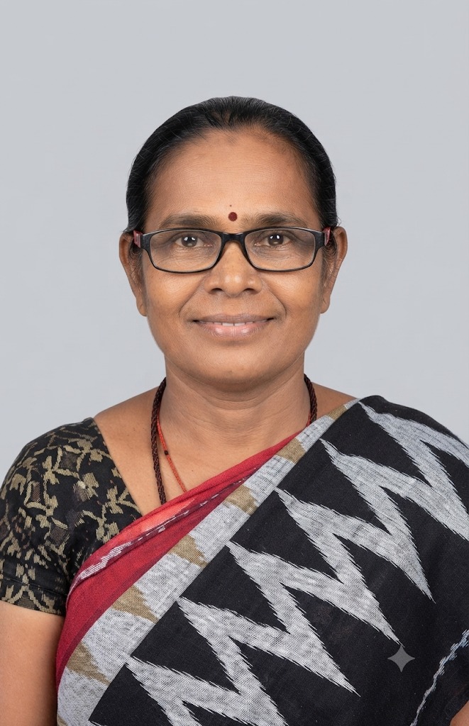 Arati Behara - Full time Cook and Baby Sitter in Versova in Mumbai