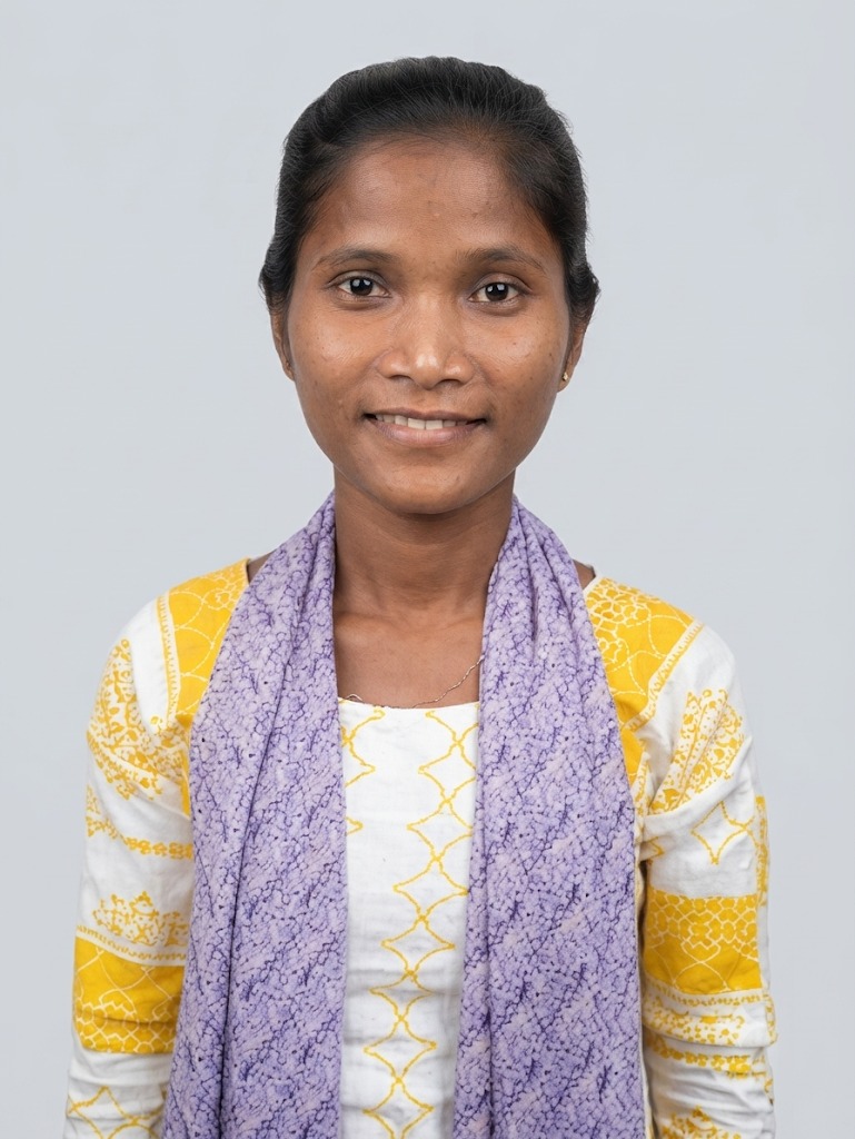 mukandi ekka - Full time Cleaner and Baby Sitter in malad west in Mumbai