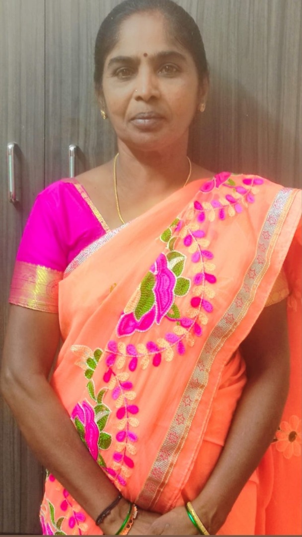 B Prameela - Full time Cook and Baby Sitter in Muthukur in Chittoor