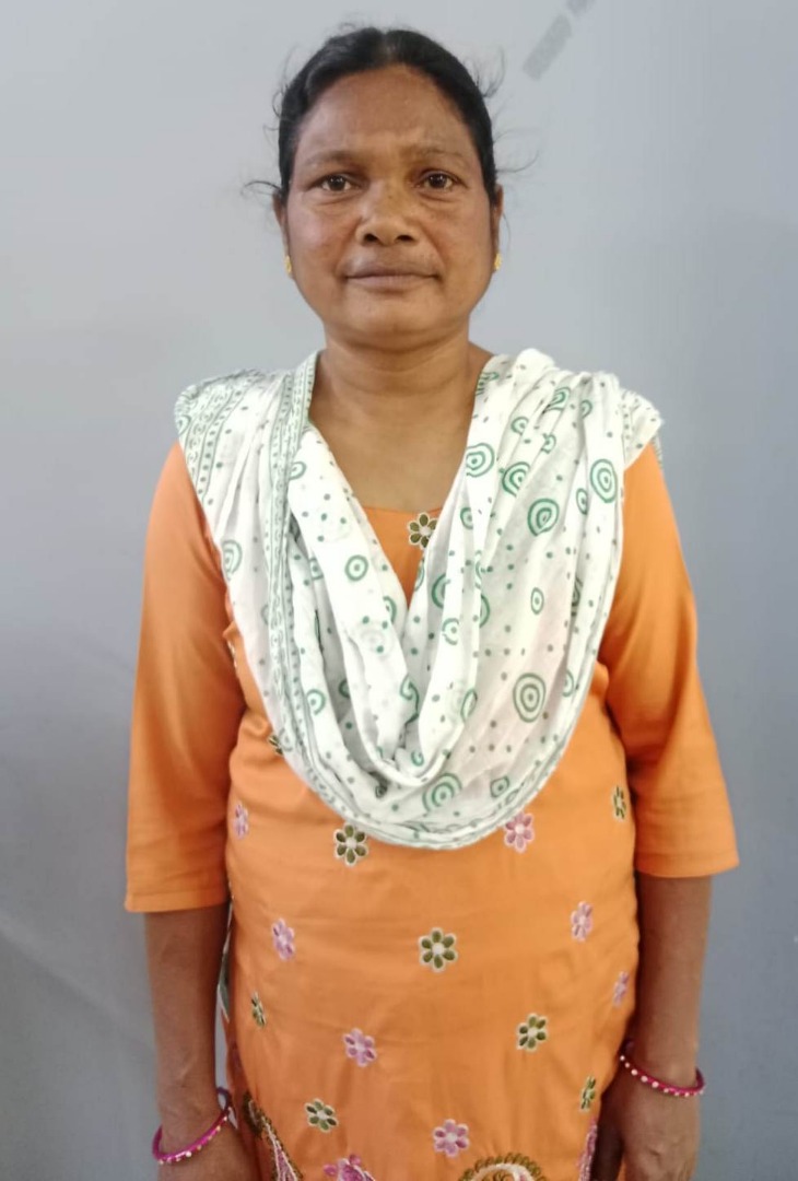 Juliani Topno - Full time Cleaner and Baby Sitter in Wilson Garden in Bangalore Bengaluru