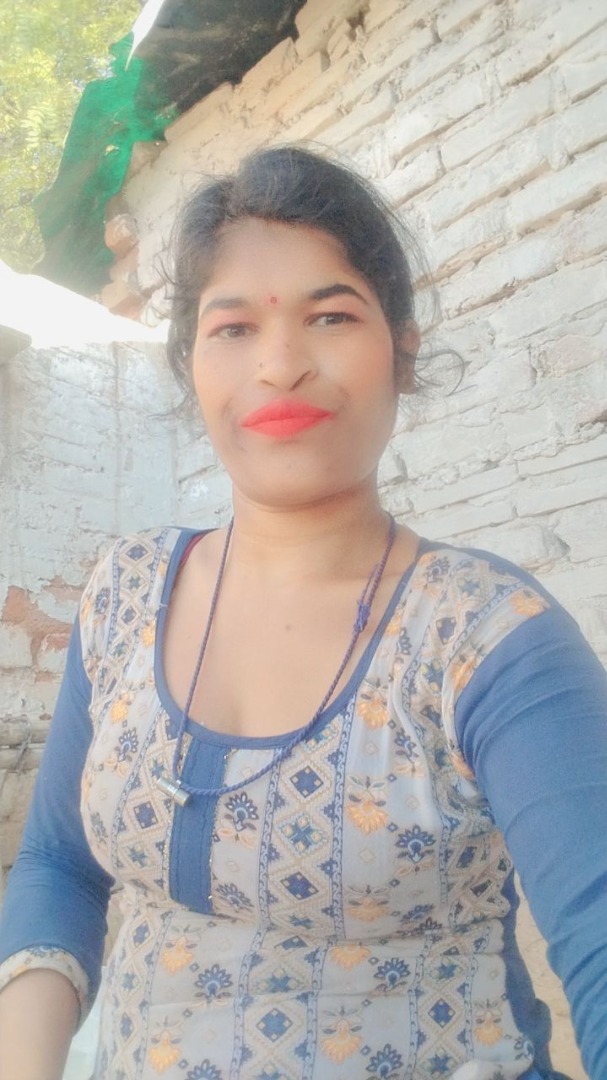 priyanka prajapati - Full time Cleaner and Baby Sitter in delhi in Delhi