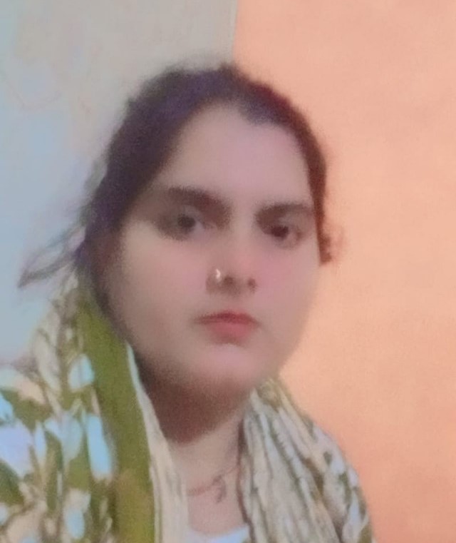 Khushbu - Part time Baby Sitter in Sangham vihar in Delhi