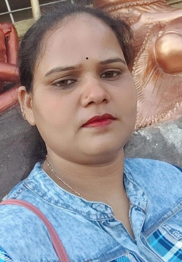 Munni Devi - Full time Baby Sitter in Jam nagar in Ahmedabad