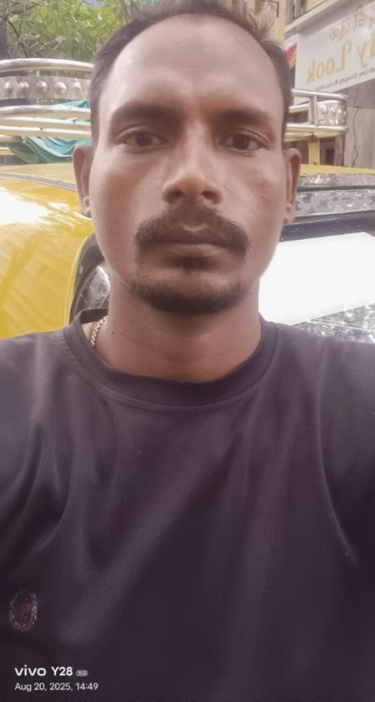 Soman Mukhiya - Full time Cleaner in CST in Mumbai