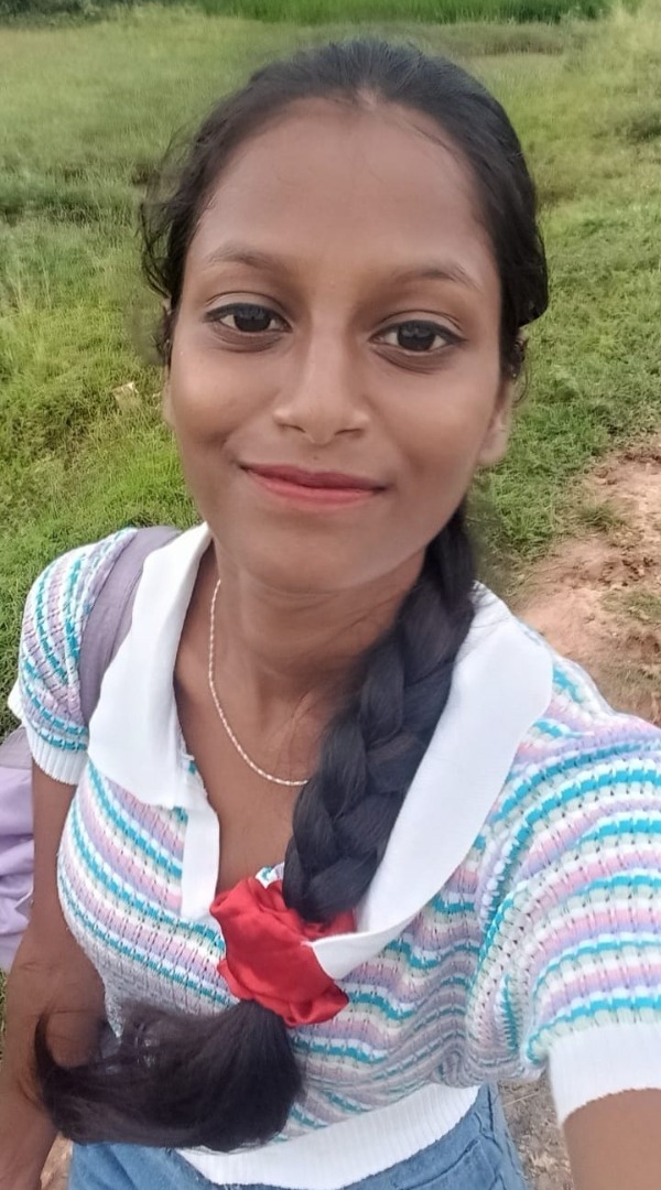 Kavita Oraon - Full time Cleaner in jharkhnad in Gumla