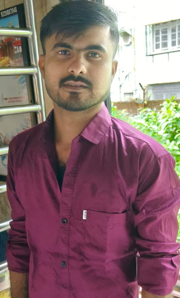 Sujit kumar kamat - Full time Cleaner in Grant road in Mumbai