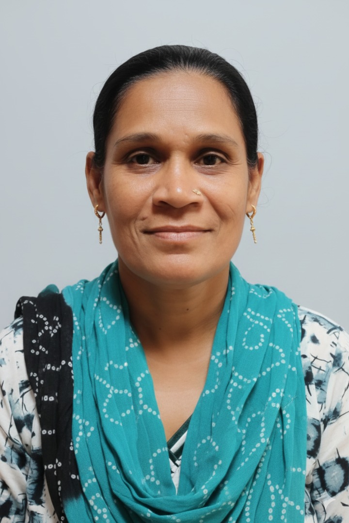Farida Imran Khan - Part time Cleaner and Cook and Baby Sitter in Malad West in Mumbai