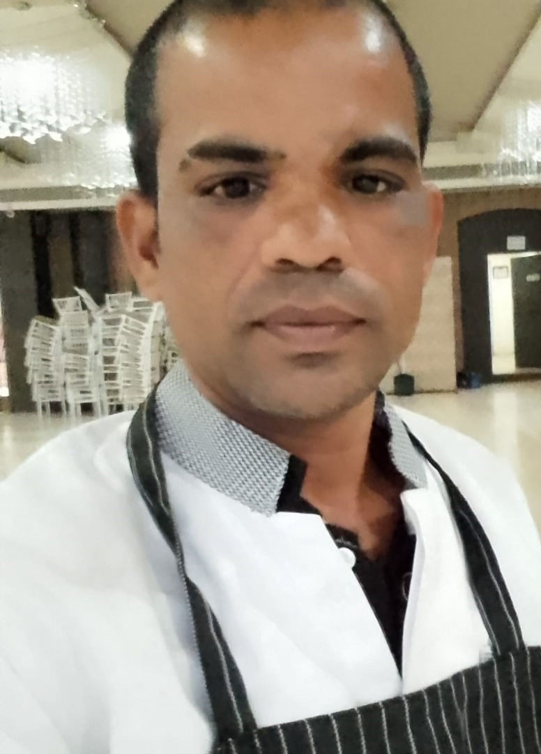 Neeraj Sharma - Full time Cook in Kothi Bus Stand in Satna