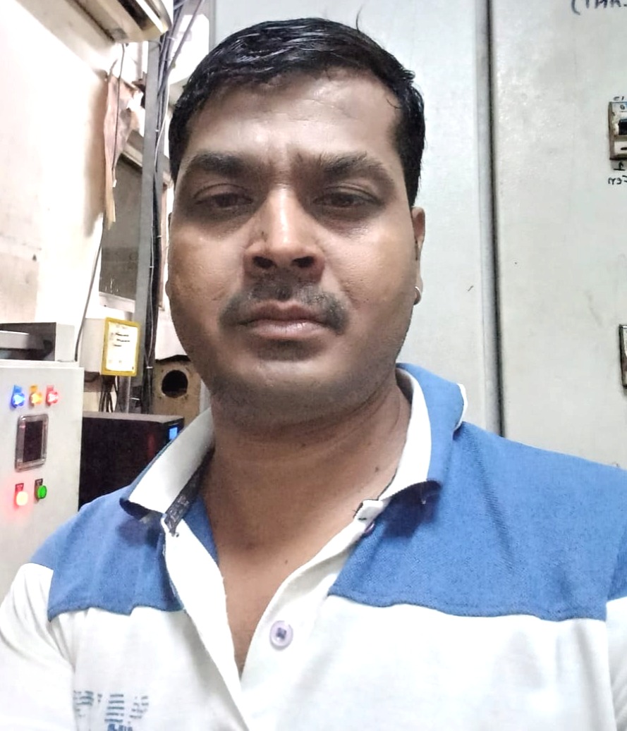 Kamlesh Singh - Full time Cleaner in Surat in Surat