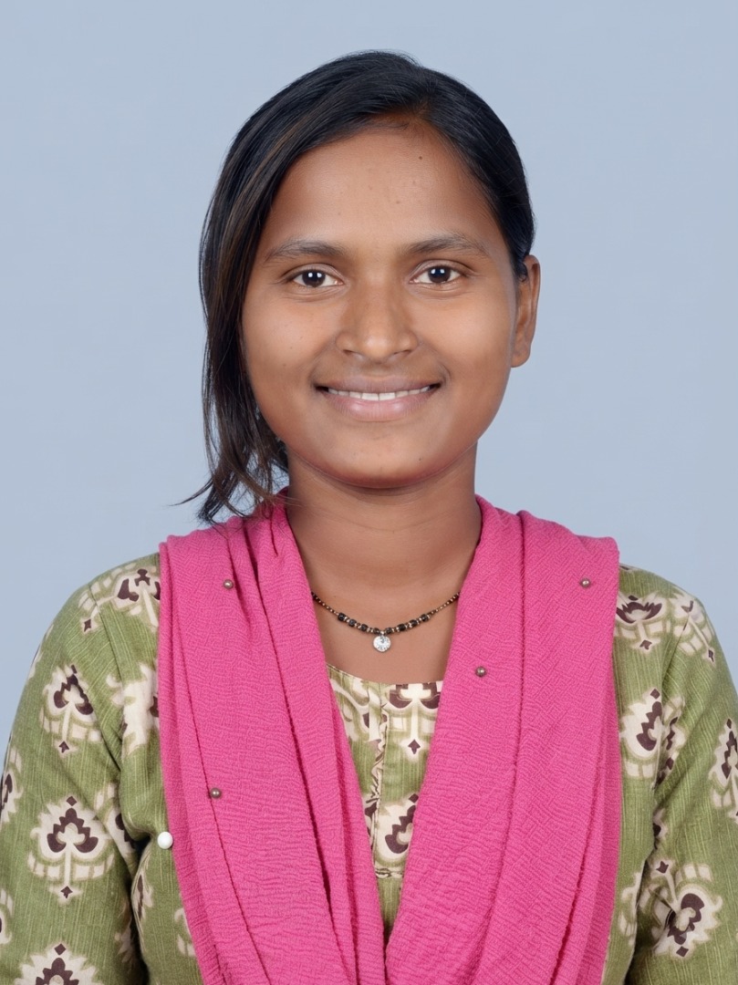 Kavita Hembrom - Full time Cleaner and Cook in Singhbhum in Mumbai