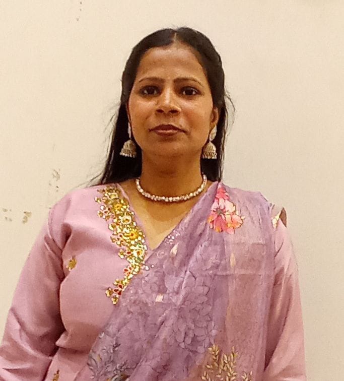 Seema - Part time Baby Sitter in K-582, Maharishi Balmiki Rd, Dr.Ambedkar Nagar in New Delhi