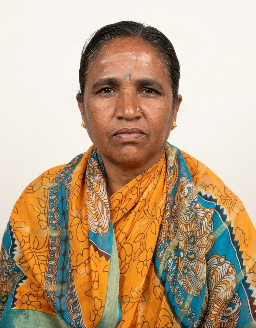 Sharanamma - Full time Cleaner and Cook and Baby Sitter in Assapur Road in Raichur