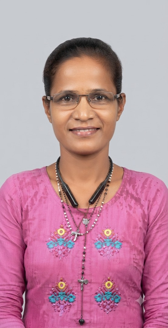 Gayatri Bhagat - Full time Cook and Patient Care and Elderly Care and Baby Sitter in Bandra East in Mumbai