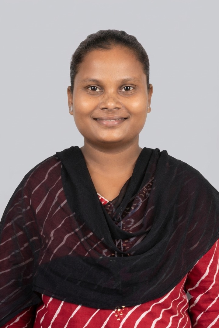 Sunita Lugun - Full time Cleaner in Malad West in Mumbai