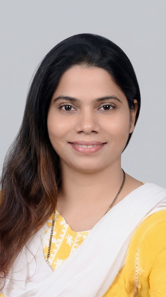 Reshma - Part time in M.L. Dahanukar College of Commerce in Mumbai