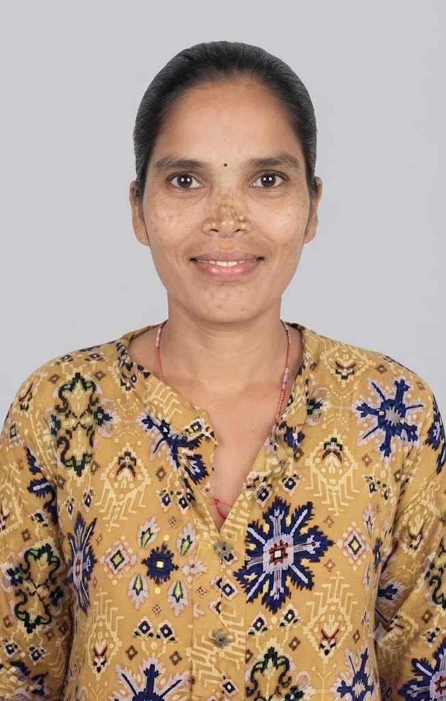 Budhmaniya Kujur - Full time Patient Care and Elderly Care and Baby Sitter in Malad West in Mumbai