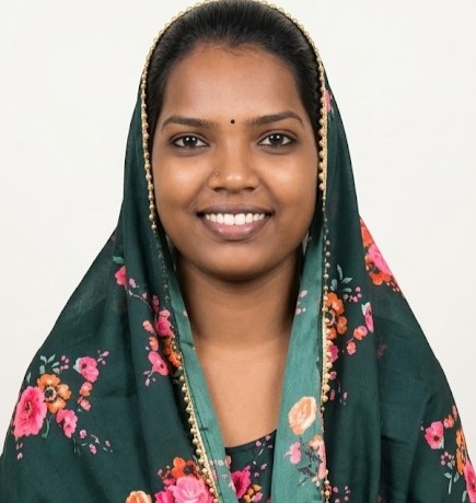 Suman Devi - Full time Cleaner and Baby Sitter in Mahim in Mumbai