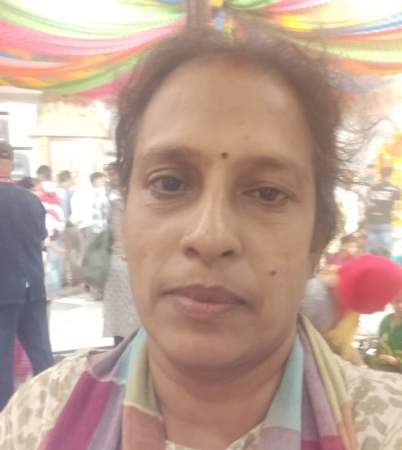 Komal Karir - Part time Cleaner and Cook and Baby Sitter in Kandivali East in Mumbai