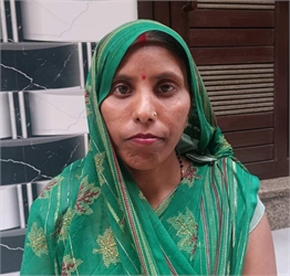 Chandrakala - Part time Cleaner and Baby Sitter in Shiv Vihar in Delhi