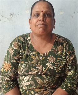 Geeta Bhen - Part time Cook in Metro Station, in Ahmedabad