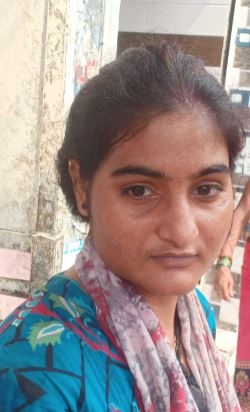 Komal - Part time Cleaner in Anand Vihar, in Delhi
