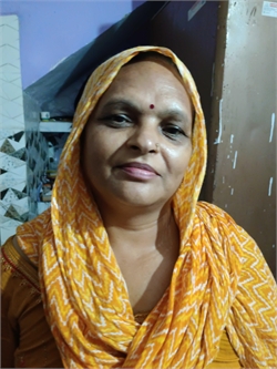 Kusum - Part time Cleaner and Cook in Jahangir puri in Delhi