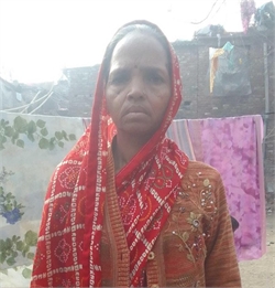 Lali Devi - Part time Cleaner and Baby Sitter in Zakhira in New Delhi