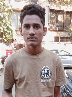 Madan Kumar Mandal - Full time Cleaner in Vile Parle e in Mumbai