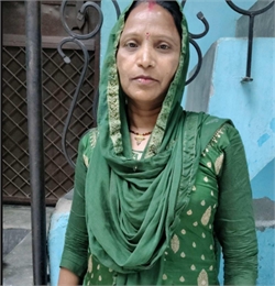 Mala Devi - Part time Baby Sitter in Pana Paposia, in Delhi