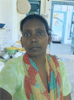 Manju - Part time Cleaner and Cook in Paprawat Village in Delhi