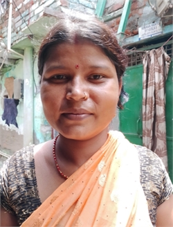 Meena Devi - Part time Baby Sitter in Geeta Colony in Delhi