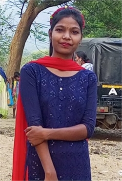 Mowsumi Kerketta - Full time Cleaner and Baby Sitter in Khar West in Mumbai