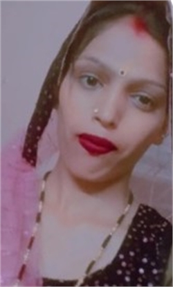 Munni Saw - Part time Cleaner and Cook and Baby Sitter in Inderpuri in Delhi