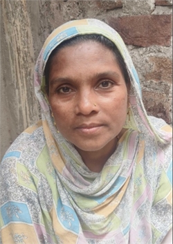 Najmin - Part time Cleaner and Cook and Baby Sitter in JJ colony in Delhi