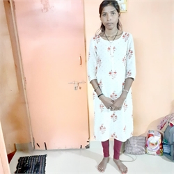 neelam yadav - Full time Cleaner and Cook and Baby Sitter in khar west in Mumbai