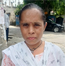 Pinky Devi - Part time Cleaner in Neeti Bagh in Delhi