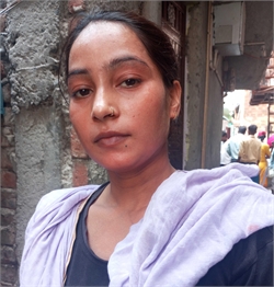 Rajni - Part time Baby Sitter in rekha camp in Delhi