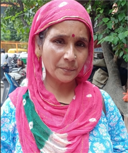 Neetu - Part time Cleaner and Baby Sitter in Dakshinpuri in Delhi