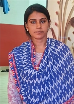 Sajia Khan - Full time Cleaner in Howrah Railway Station in Kolkata