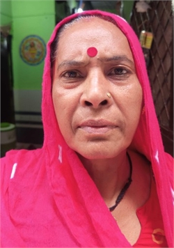 Salendri - Part time Cleaner and Baby Sitter in J J Camp in Delhi