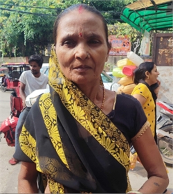 Savitri - Part time Cook and Baby Sitter in Karkardooma in Delhi